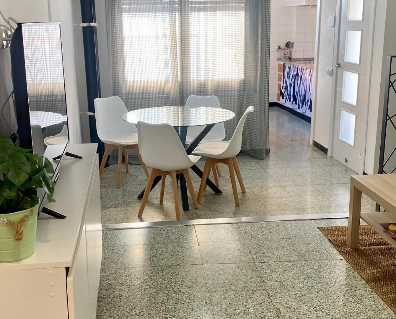 Acogedor Apartamento contacts